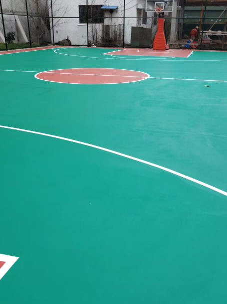 合浦 球场长期使用易出现地面开裂